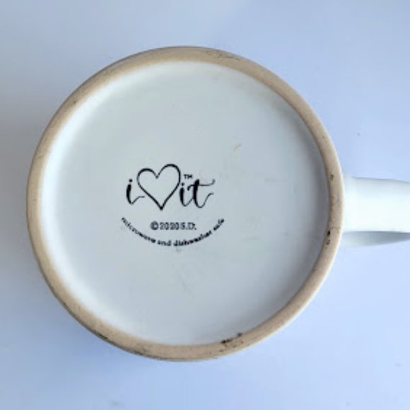 X AND O "KISSES AND HUGS" WHITE MUG WITH RIDGES, RED HEART AND PINK INTERIOR - Picture 4 of 5